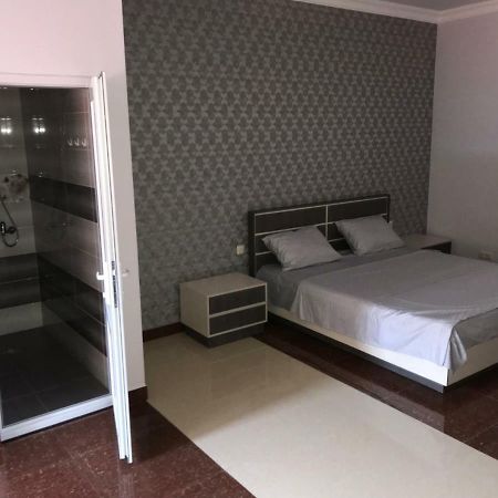 Liko Hostel Ереван Екстериор снимка