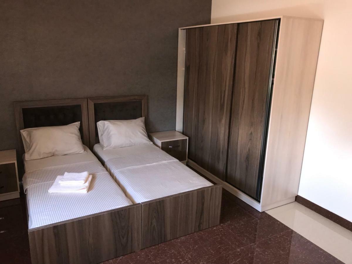 Liko Hostel Ереван Екстериор снимка