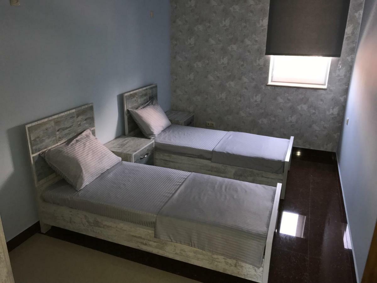Liko Hostel Ереван Екстериор снимка