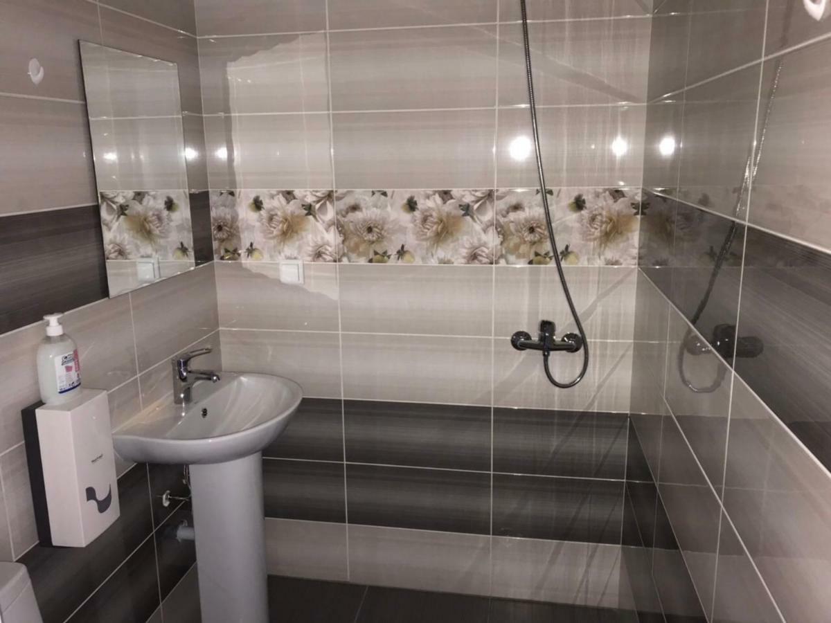 Liko Hostel Ереван Екстериор снимка