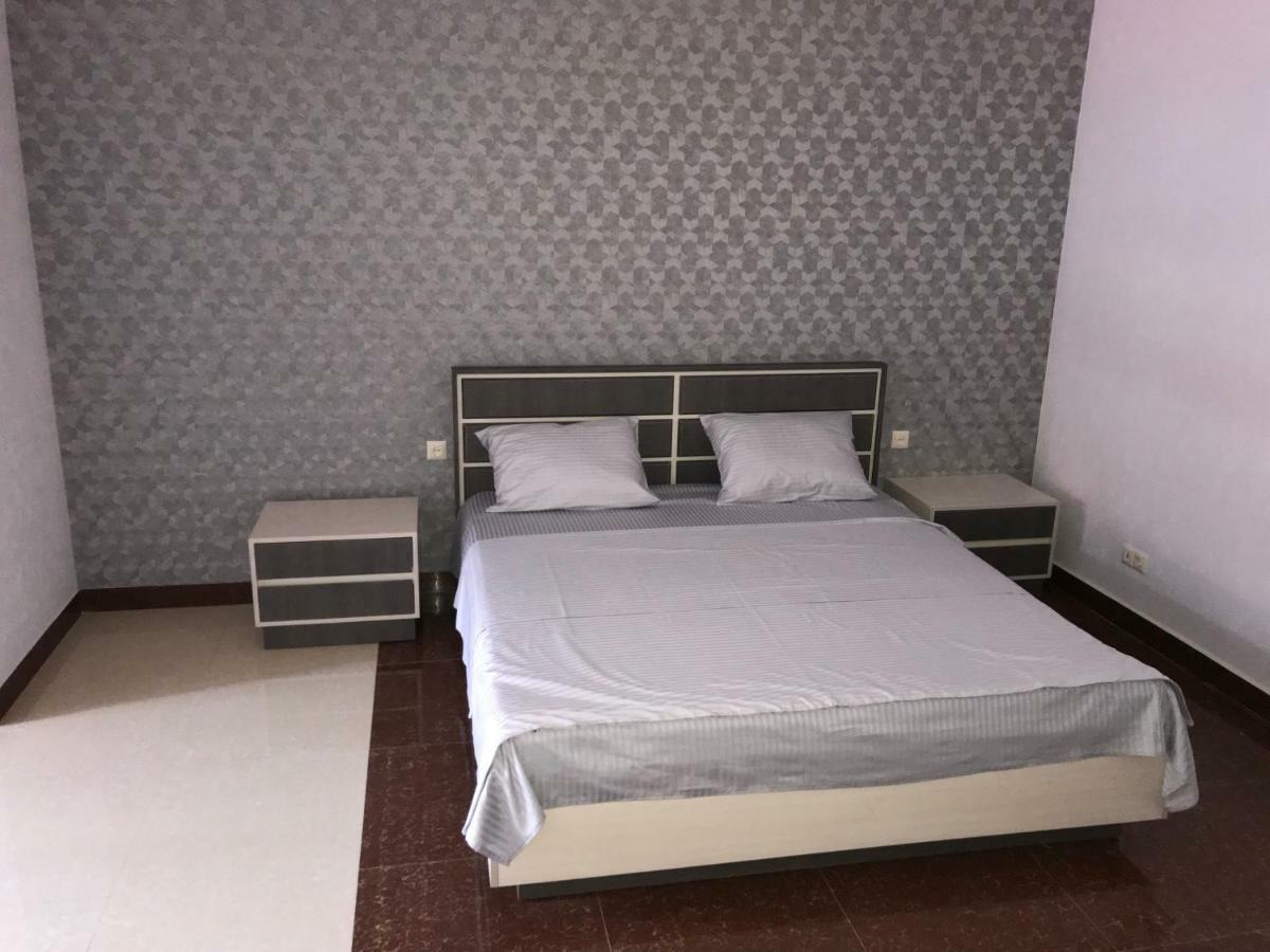 Liko Hostel Ереван Екстериор снимка