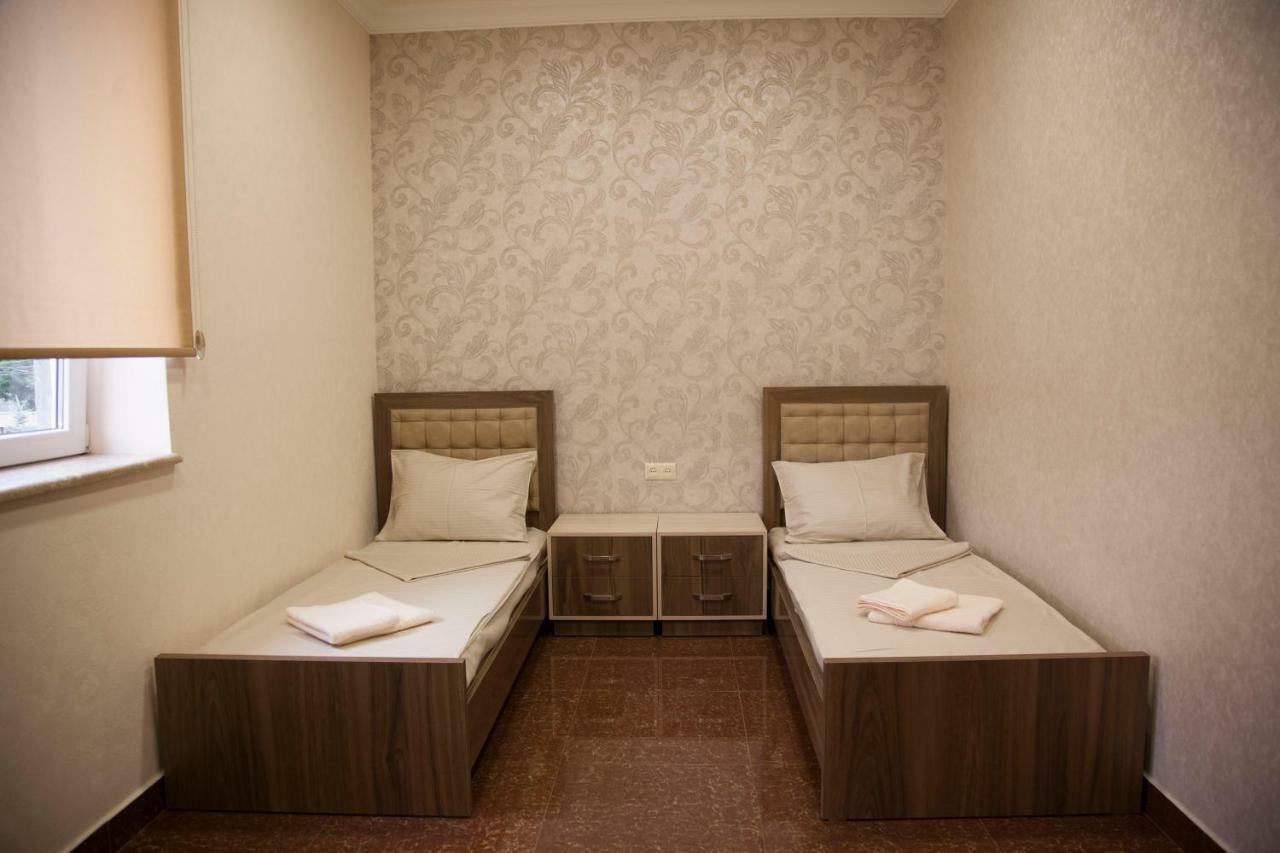 Liko Hostel Ереван Екстериор снимка