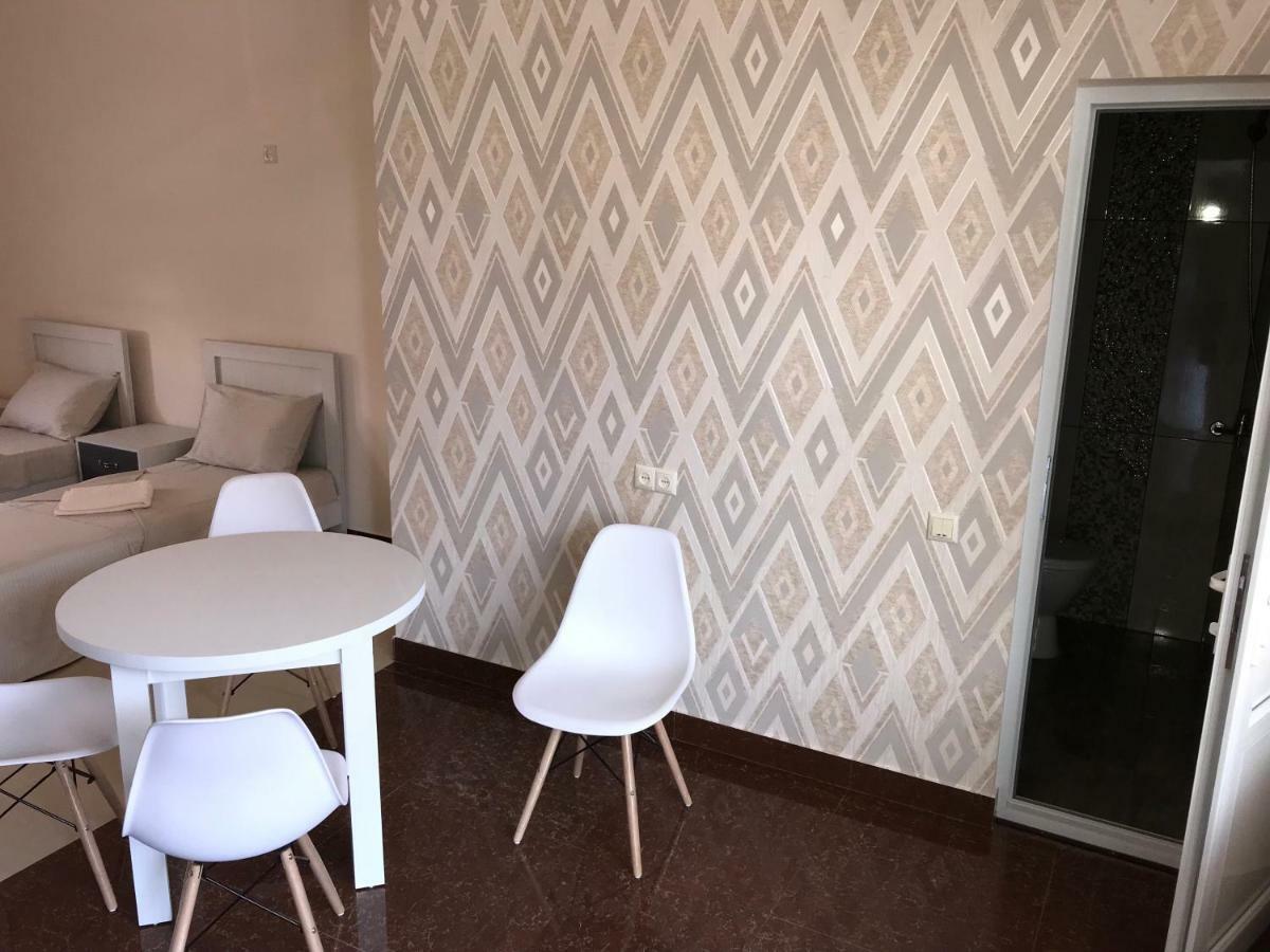 Liko Hostel Ереван Екстериор снимка