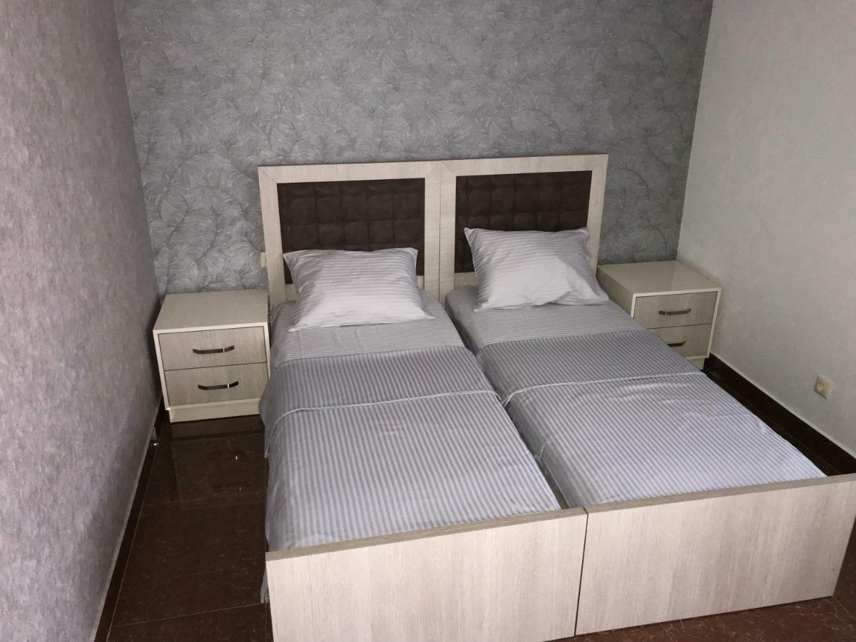 Liko Hostel Ереван Екстериор снимка