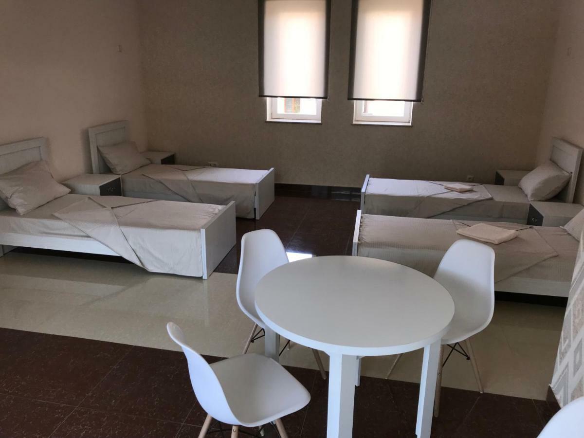 Liko Hostel Ереван Екстериор снимка