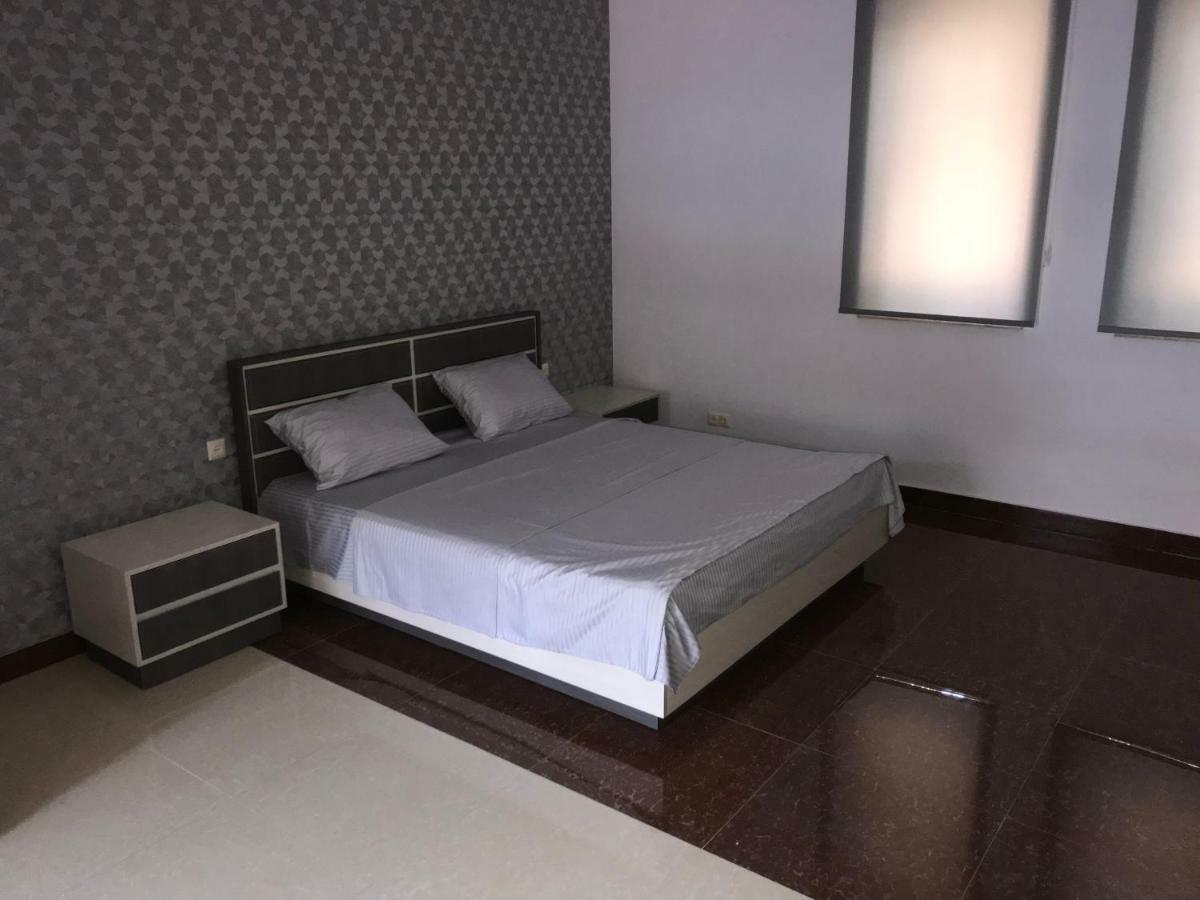 Liko Hostel Ереван Екстериор снимка