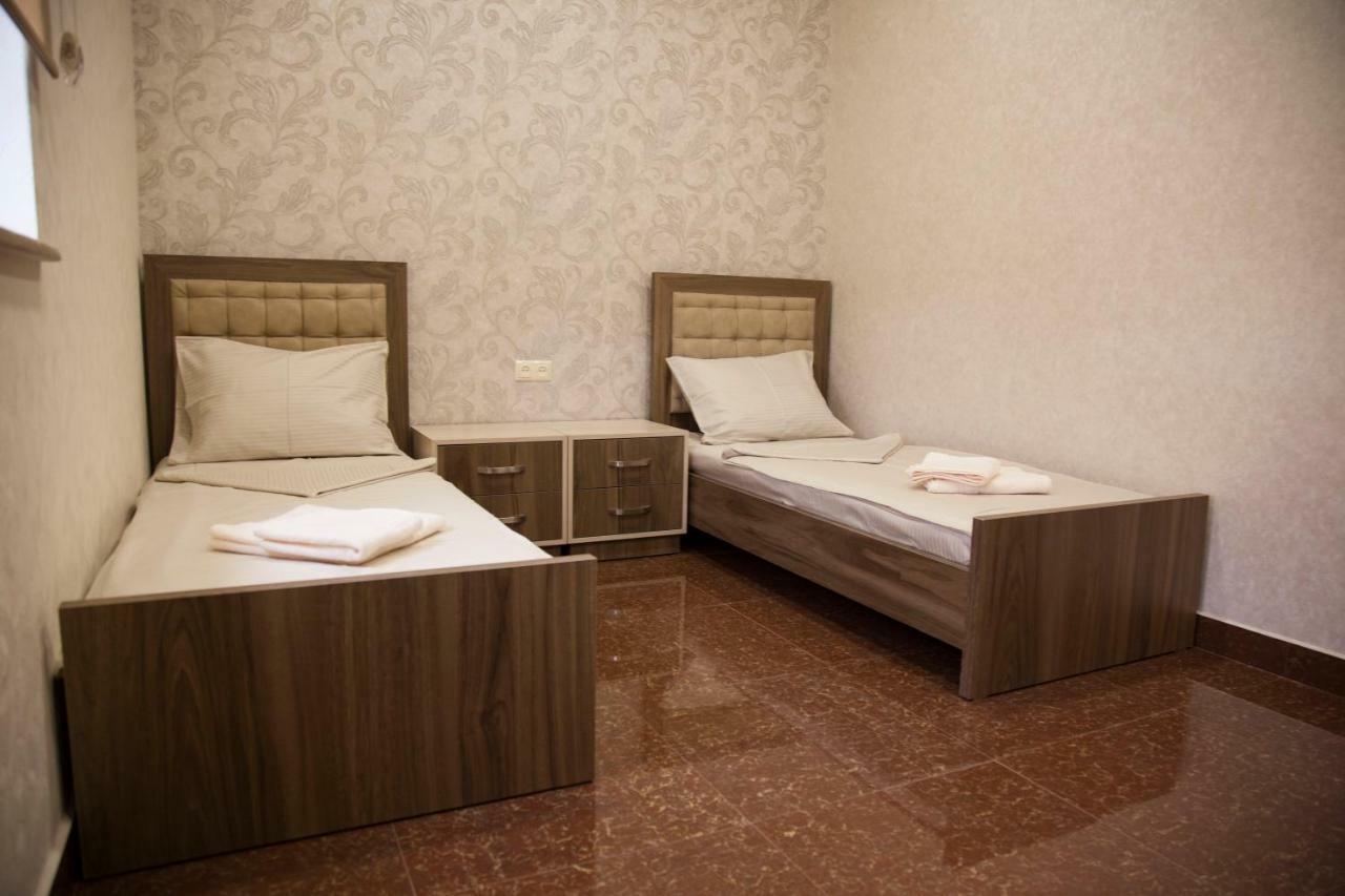 Liko Hostel Ереван Екстериор снимка