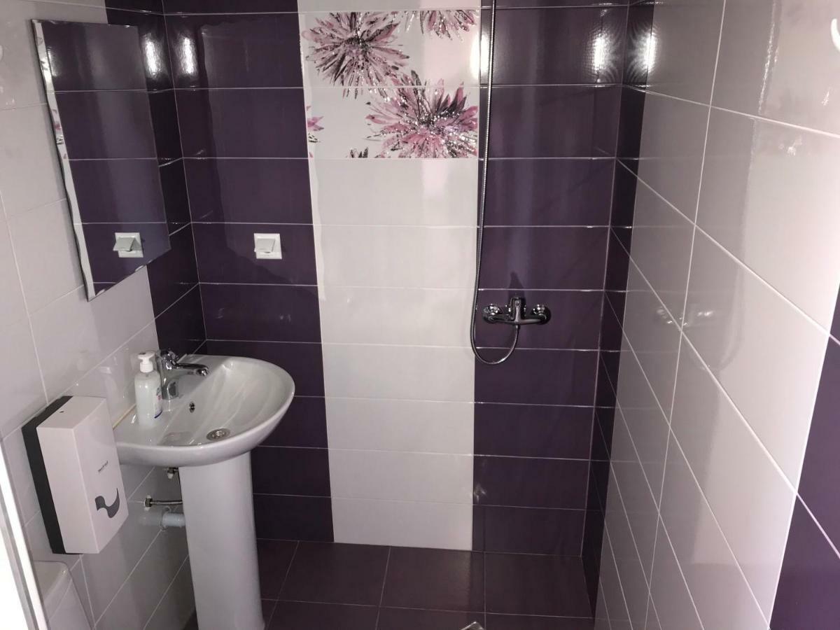 Liko Hostel Ереван Екстериор снимка